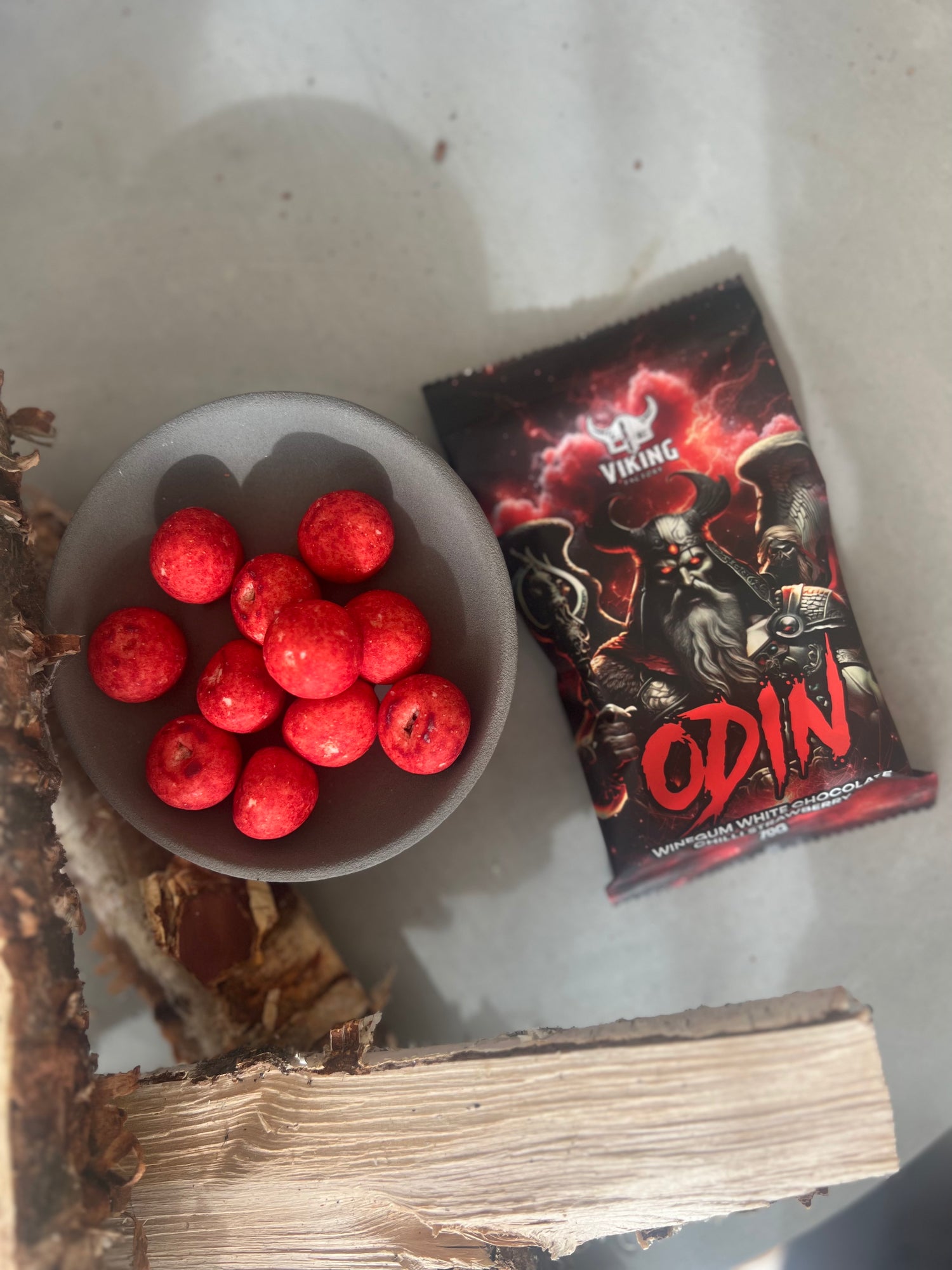 Odin Winegum, weiße Schokolade, Chili und Erdbeere, 70 g