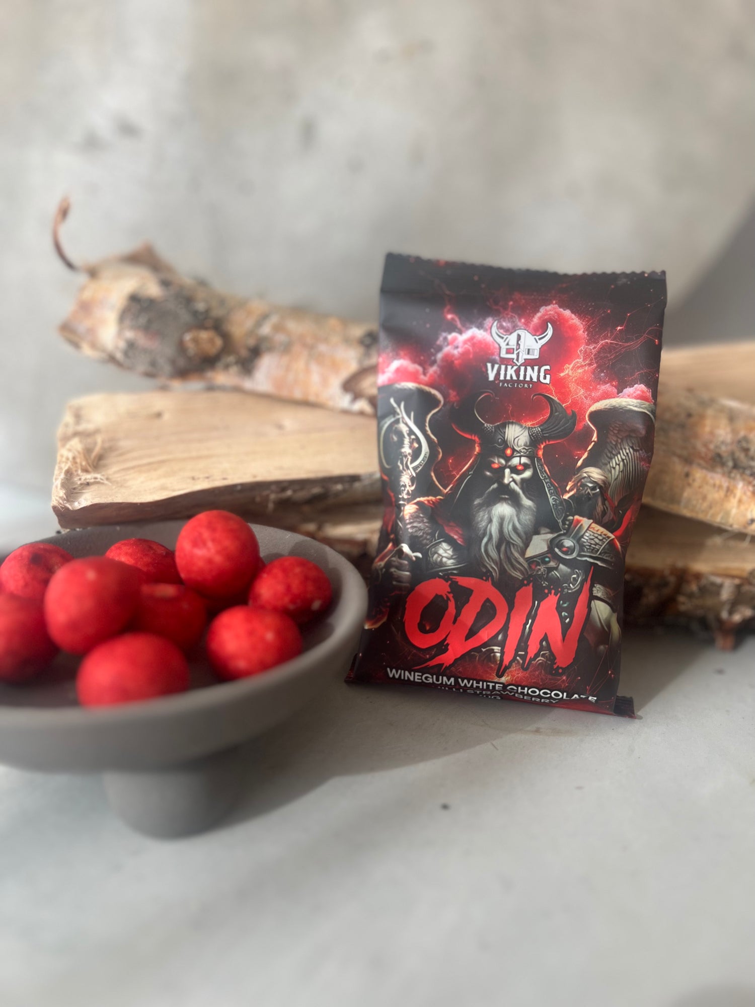 Odin Winegum, weiße Schokolade, Chili und Erdbeere, 70 g